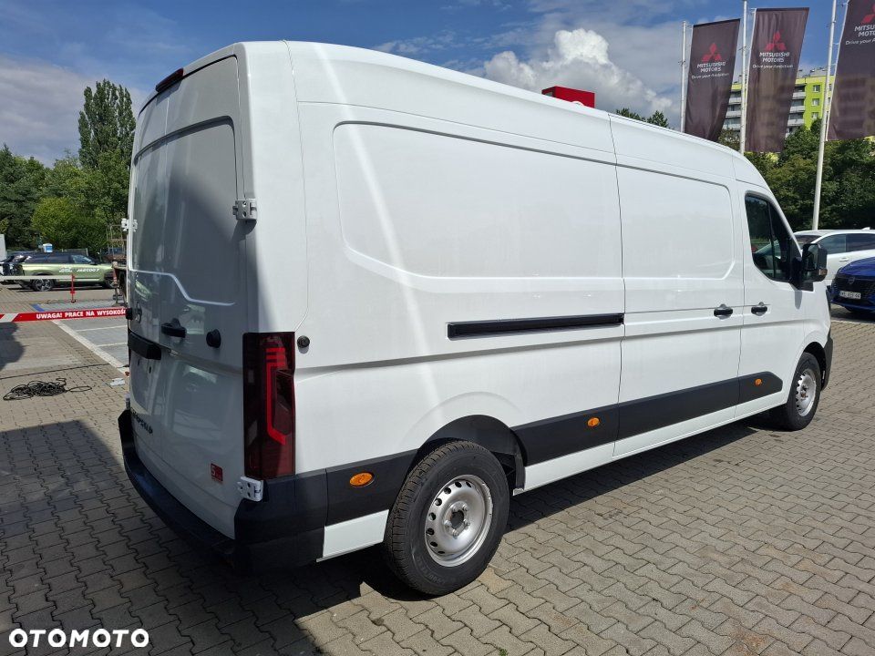 Nissan Interstar - 3