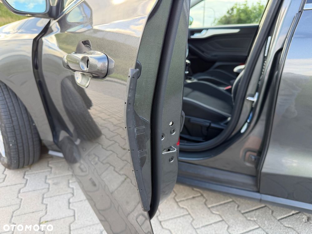 Ford Focus 1.0 EcoBoost STart-Stopp-System TITANIUM - 20