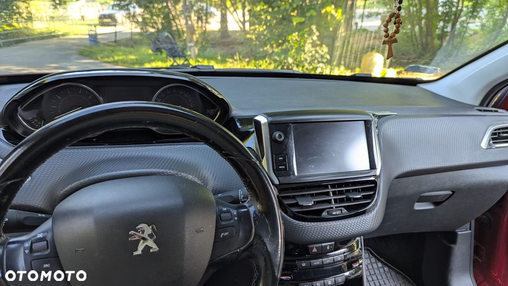 Peugeot 2008 1.2 Pure Tech GPF Allure S&S EAT6 - 8