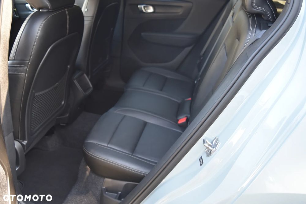 Volvo XC 40 T5 AWD Geartronic Momentum Pro - 20