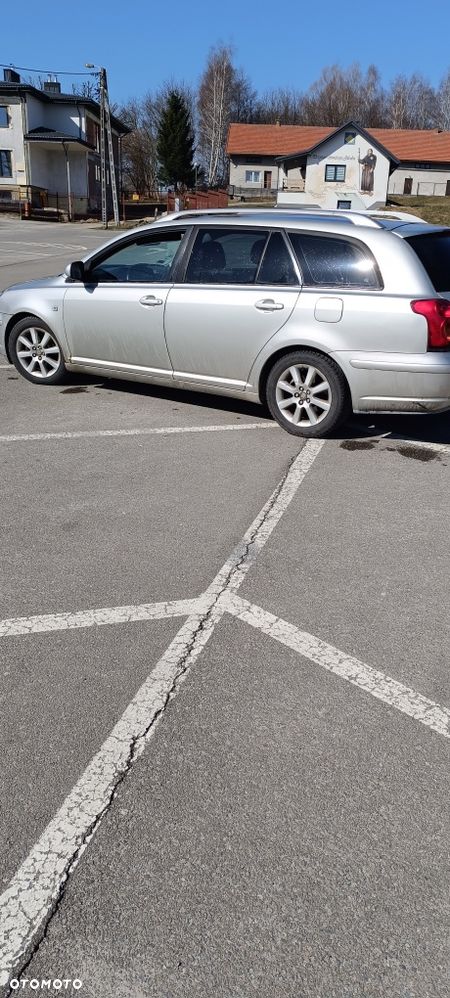 Toyota Avensis - 5
