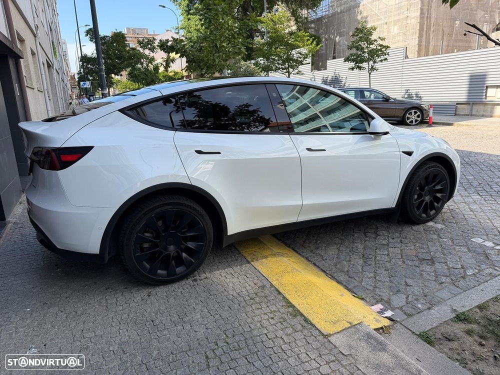 Tesla Model Y Long Range Dual Motor AWD - 3