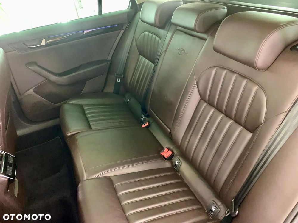 Skoda Superb 2.0 TDI L&K DSG - 18