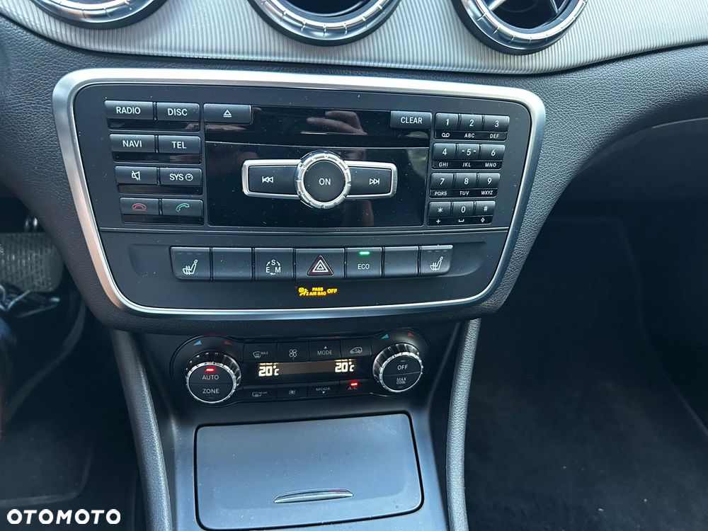 Mercedes-Benz CLA 250 7G-DCT - 24