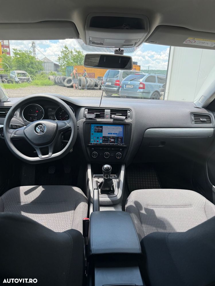 Volkswagen Jetta 2.0 TDI Comfortline - 9