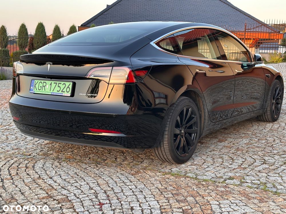 Tesla Model 3 - 12