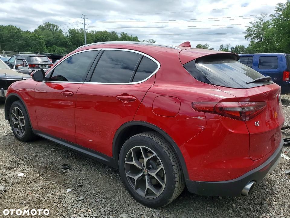 Alfa Romeo Stelvio - 2