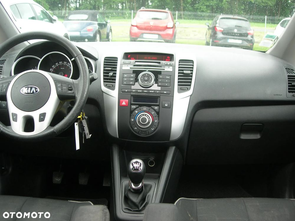 Kia Venga - 17
