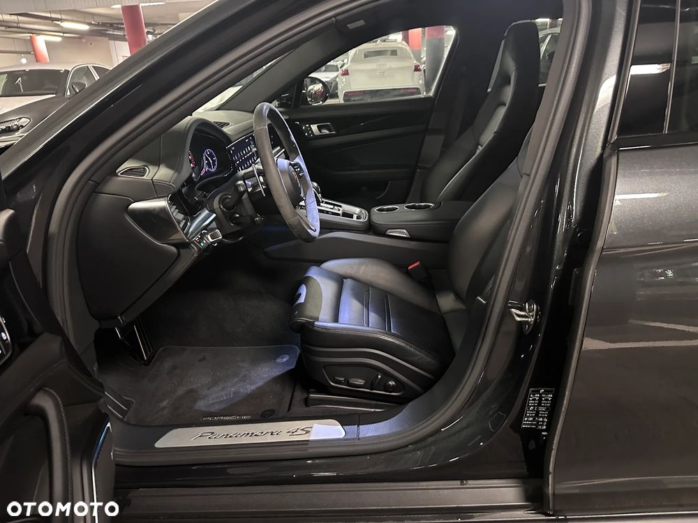 Porsche Panamera - 27