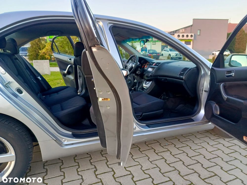 Honda Accord 2.0 ES - 15