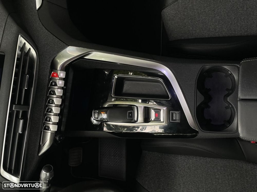 Peugeot 3008 1.2 PureTech Allure EAT8 - 19