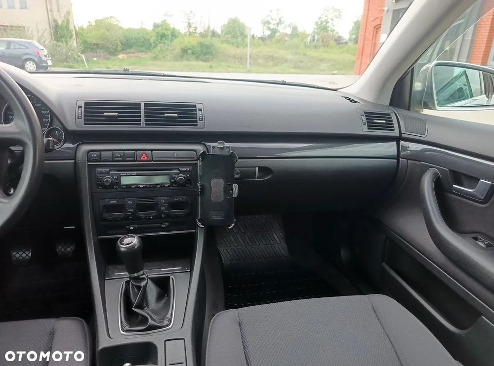 Audi A4 Limousine - 15