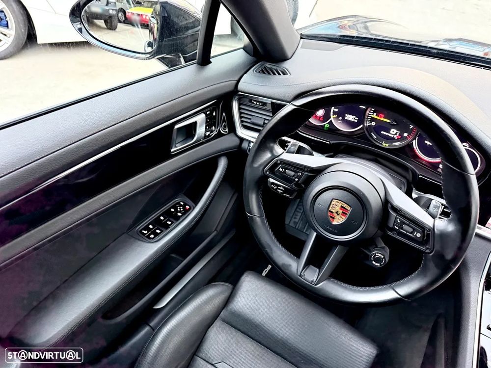 Porsche Panamera 4 E-Hybrid - 16