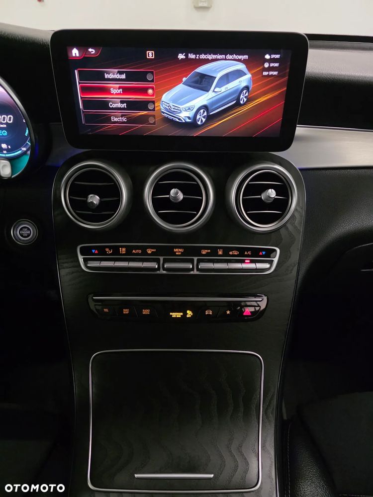 Mercedes-Benz GLC 300 de 4Matic 9G-TRONIC AMG Line Plus - 16