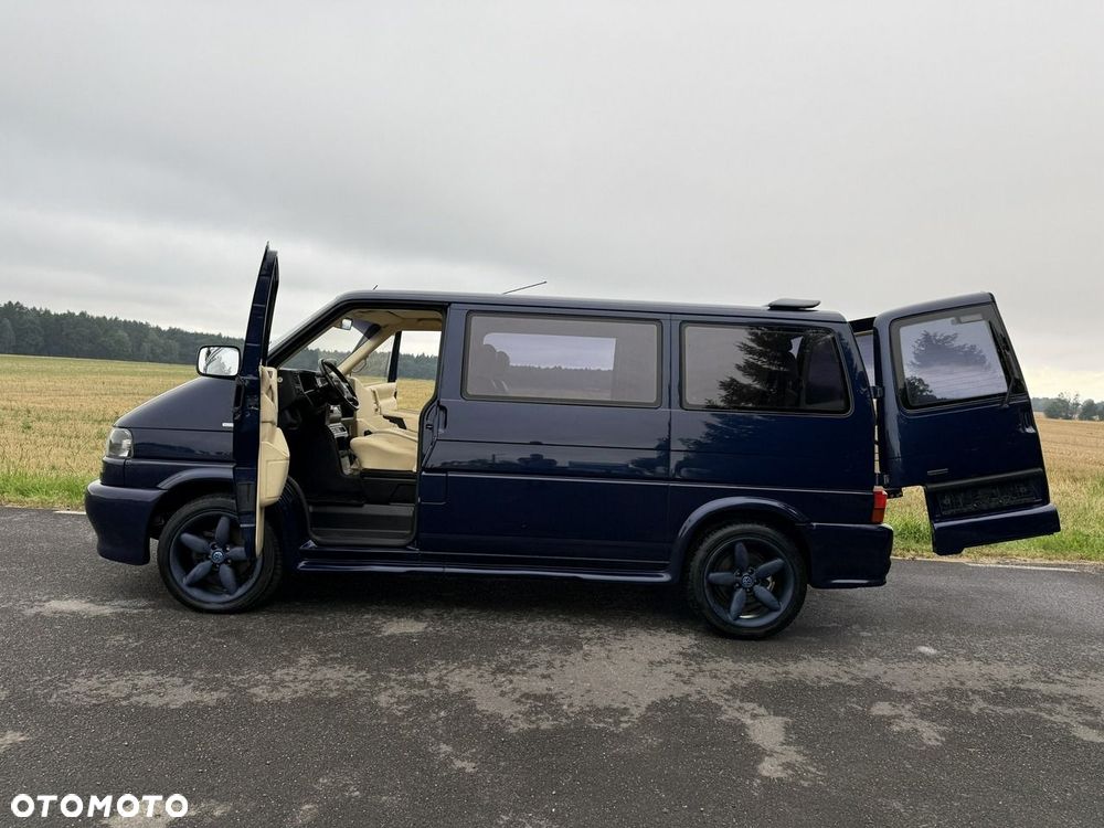 Volkswagen Multivan - 20