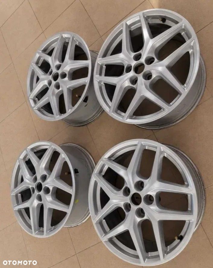 FELGI aluminiowe org. Ford 18x8J, ET 52,5 srebrne / bright silver - 4 szt. - 1