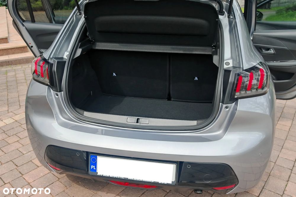 Peugeot 208 PureTech 100 EAT8 Allure - 12