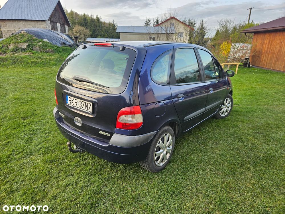 Renault Scenic 1.9 dTi Family - 8