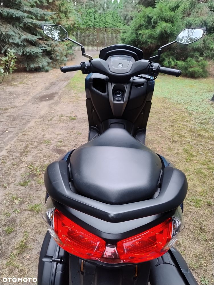 Yamaha NMAX - 11