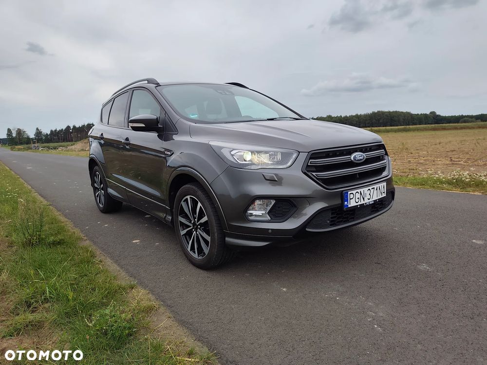 Ford Kuga 1.5 EcoBoost 2x4 ST-Line - 4