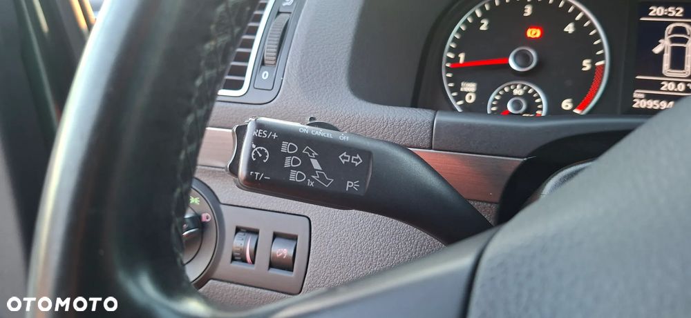 Volkswagen Touran 2.0 TDI DPF DSG Highline - 31