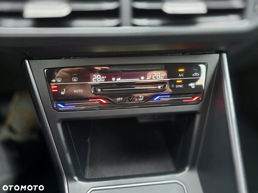 Volkswagen Taigo 1.5 TSI ACT Style DSG - 20