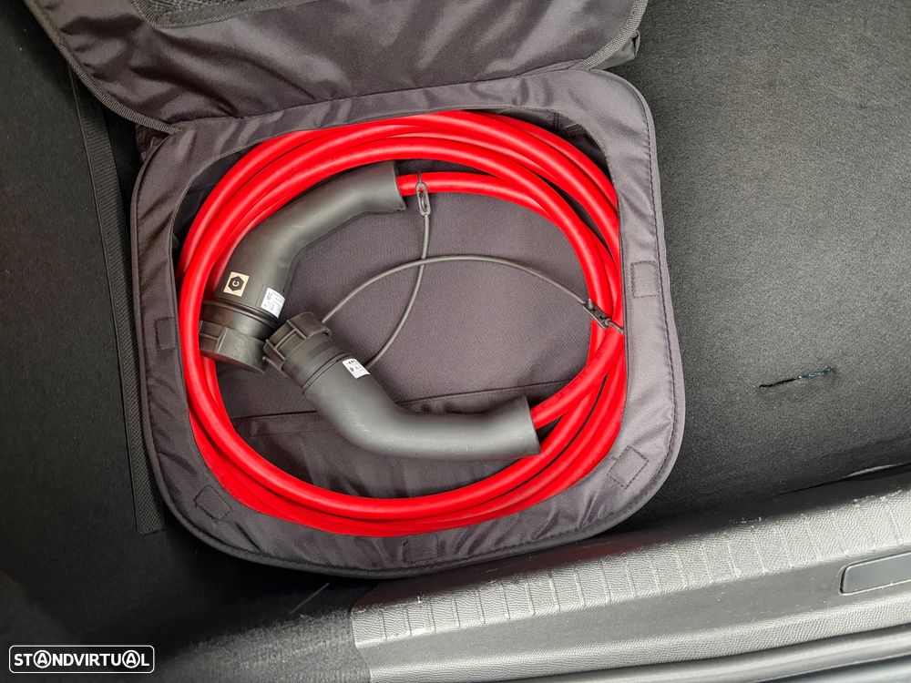 Peugeot e-208 GT - 15