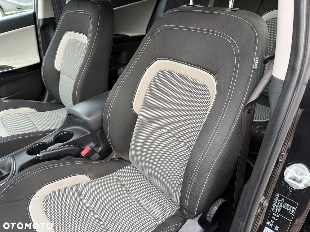 Kia Ceed 1.6 GDI Dream Team Edition - 13