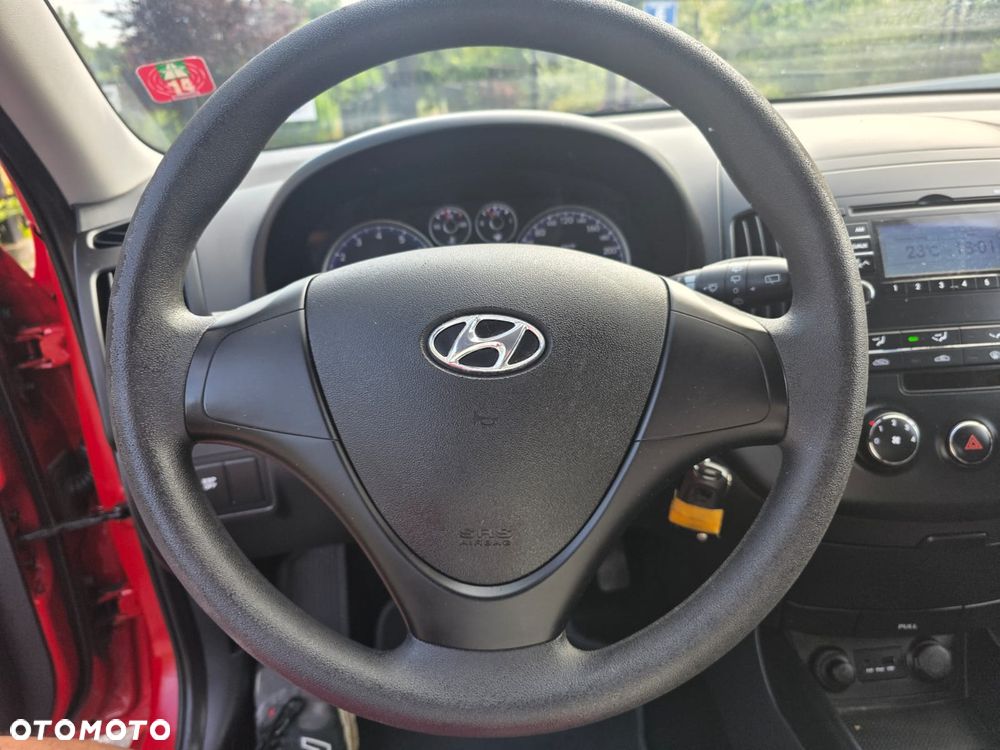 Hyundai i30 1.4 Base + - 18