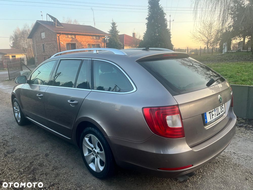 Skoda Superb 2.0 TDI Exclusive - 4