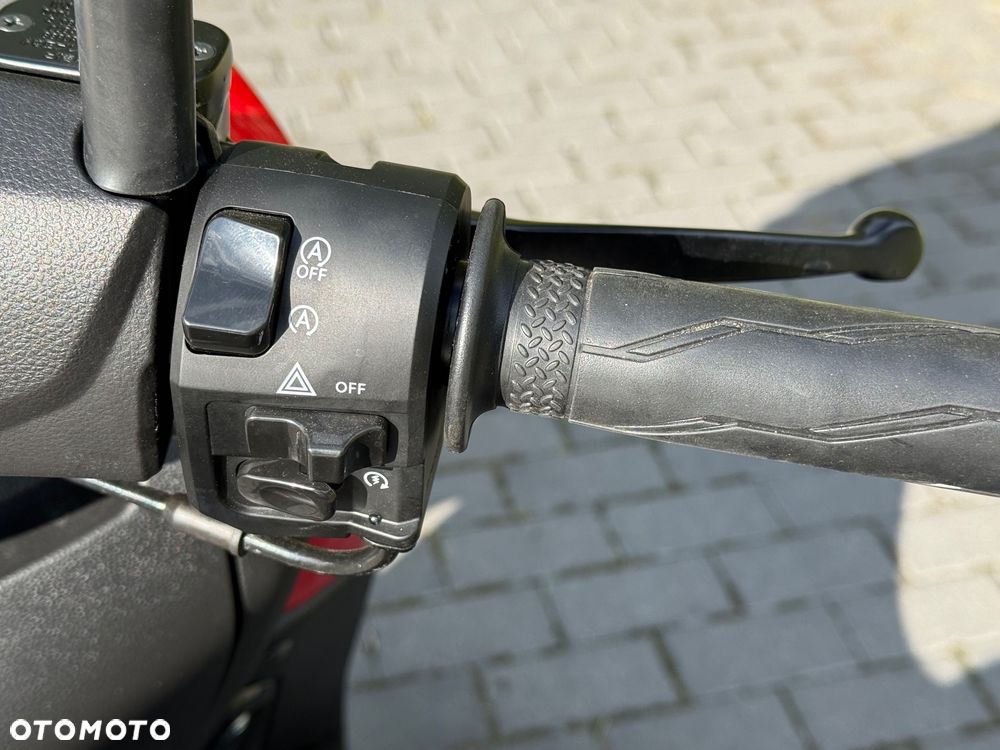 Yamaha NMAX - 7