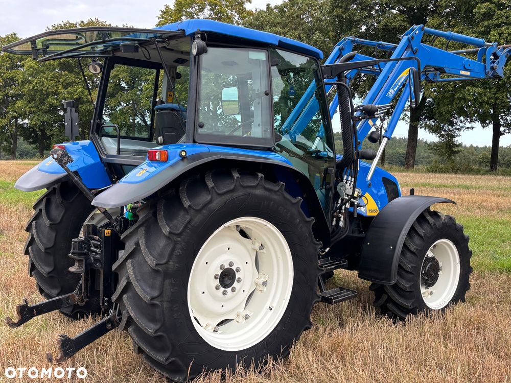 New Holland - 16