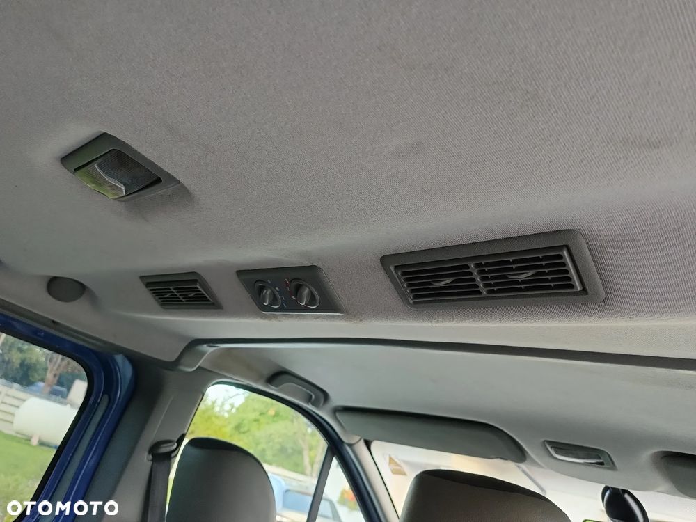 Opel Vivaro - 10