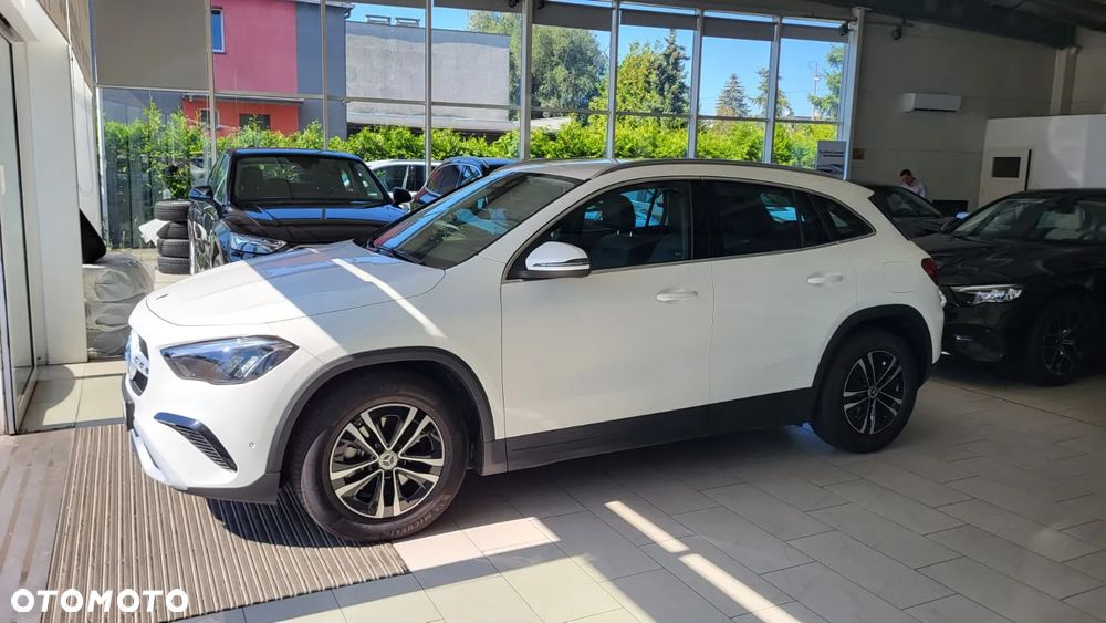 Mercedes-Benz GLA 200 Style - 1