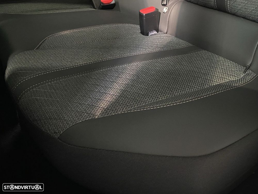 Peugeot 208 1.2 Hybrid Allure e-DCS6 - 19