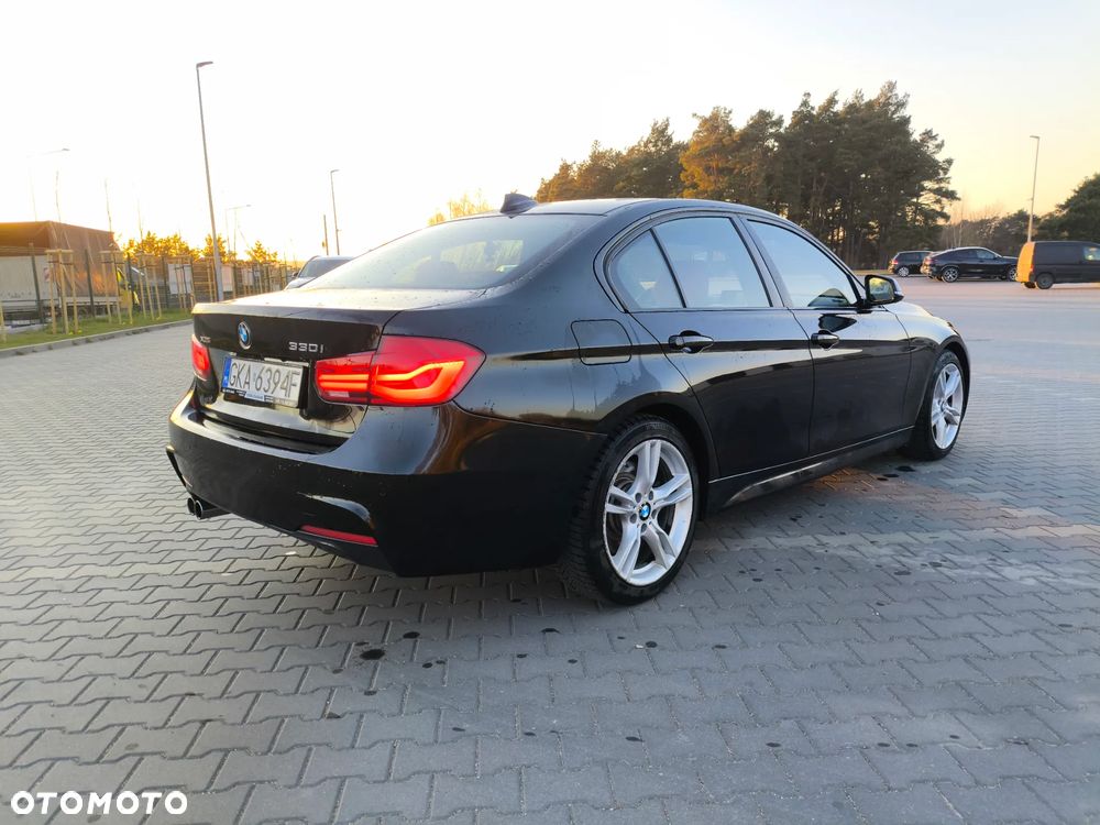 BMW Seria 3 330i xDrive Edition M Sport Shadow - 8