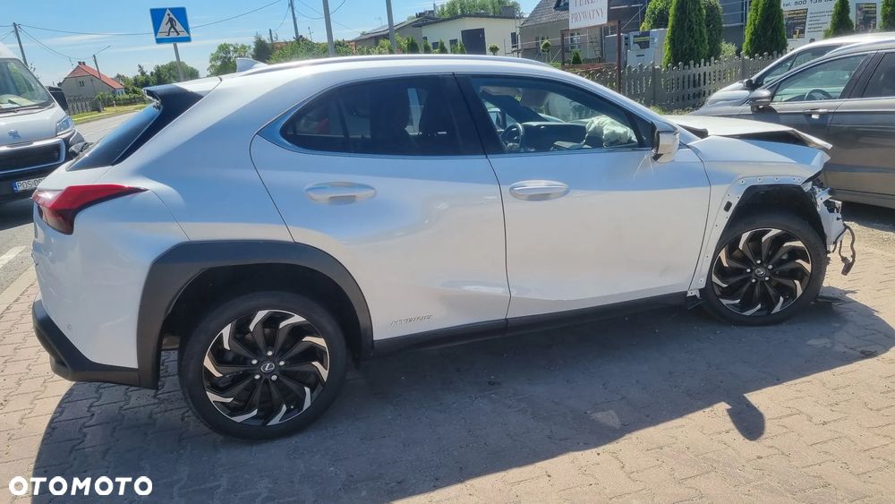Lexus UX 250h F SPORT - 10