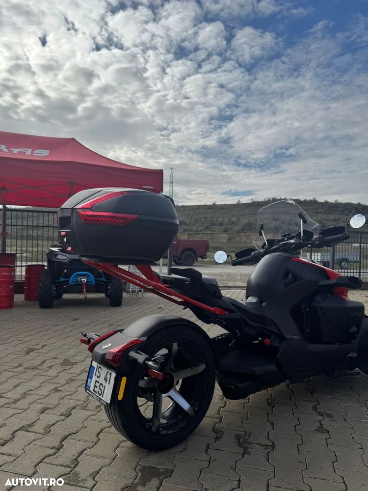 Can-Am Ryker 900 - 8