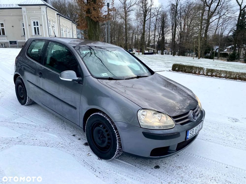 Volkswagen Golf 1.9 TDI Trendline DSG - 9