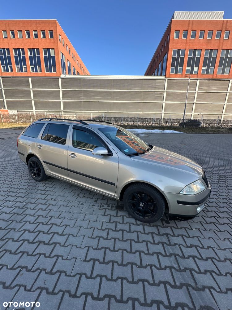 Skoda Octavia 1.6 FSI Elegance - 6