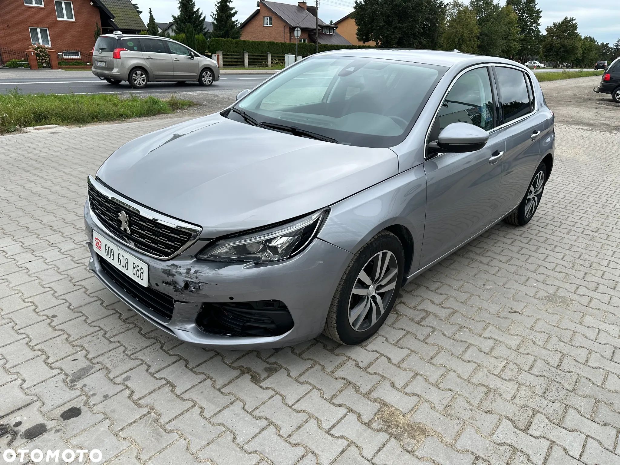 Peugeot 308 - 1