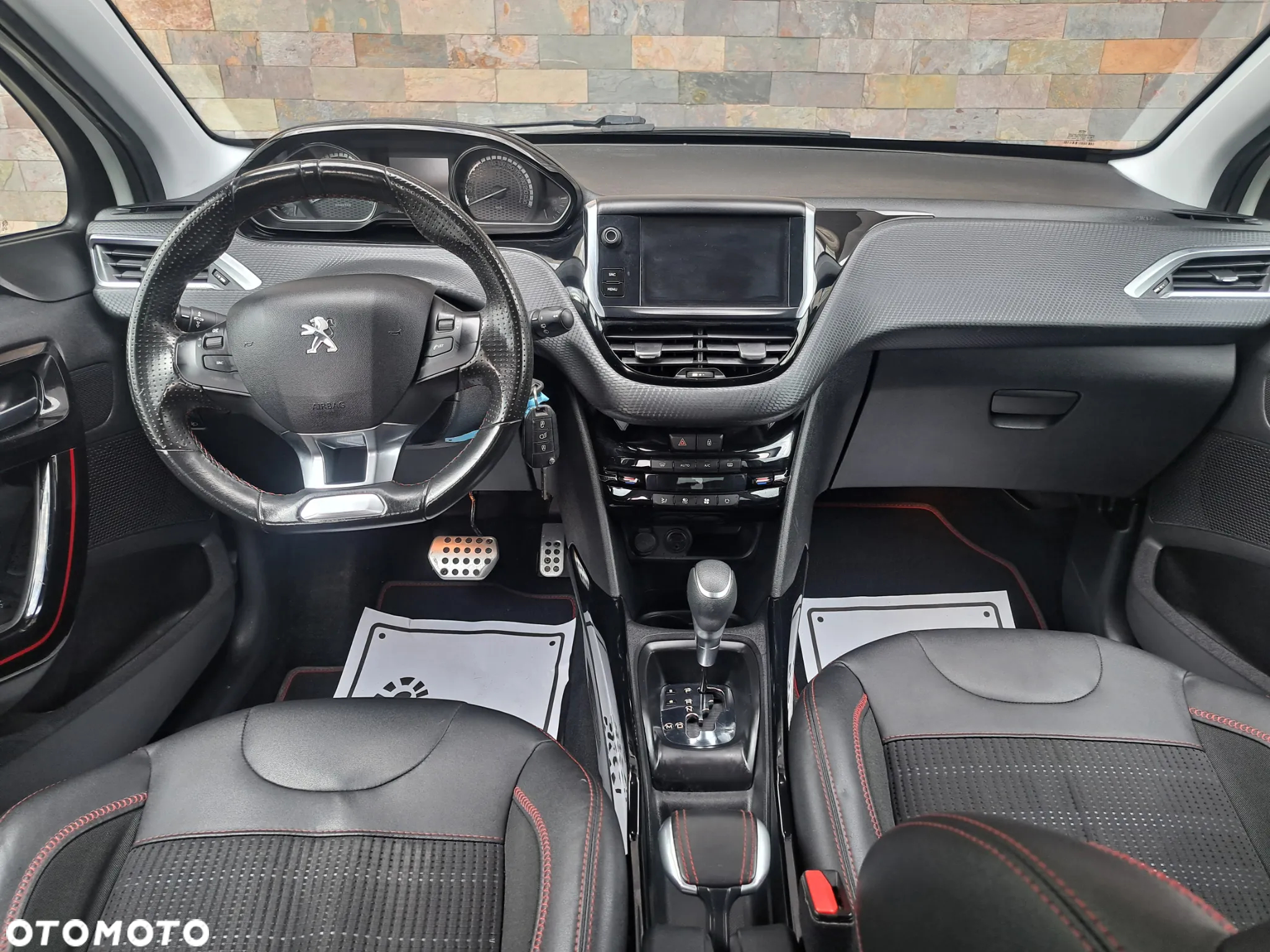 Peugeot 2008 1.2 Pure Tech Allure S&S EAT6 - 9