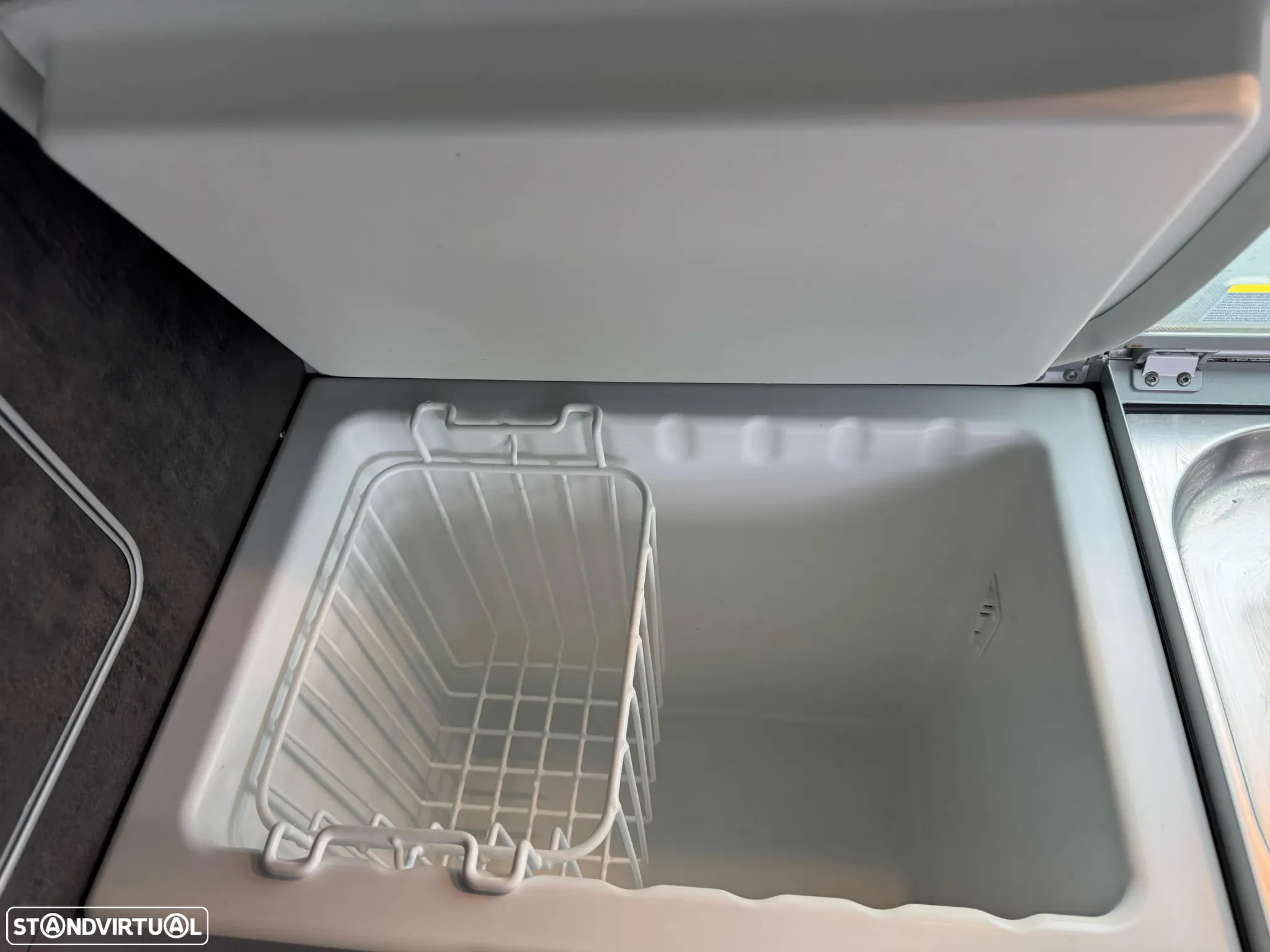 VW California Coast Volkswagen California Camper | 2 Camas – Dorme 4 Pessoas | Kitchenette + Cama no Teto - 18