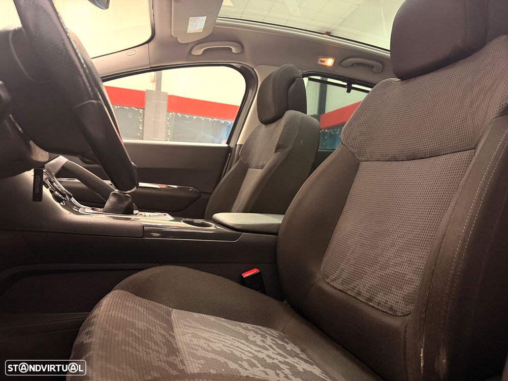 Peugeot 3008 1.6 HDi Executive - 6
