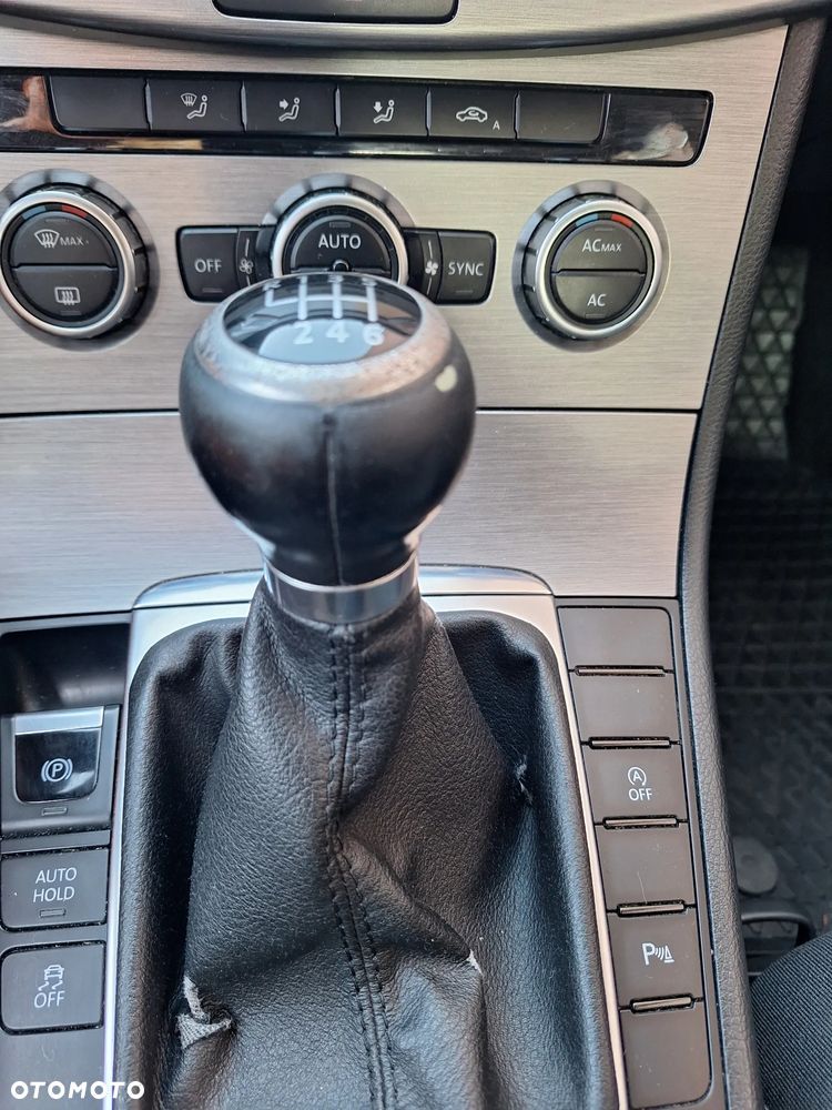 Volkswagen Passat - 18