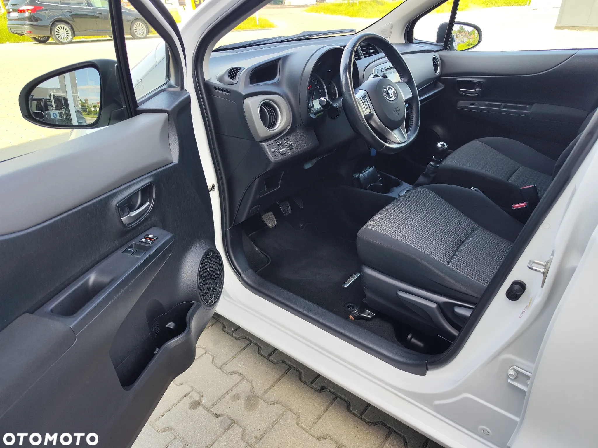 Toyota Yaris - 15