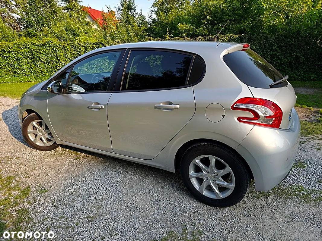 Peugeot 208 1.2 PureTech Style - 5