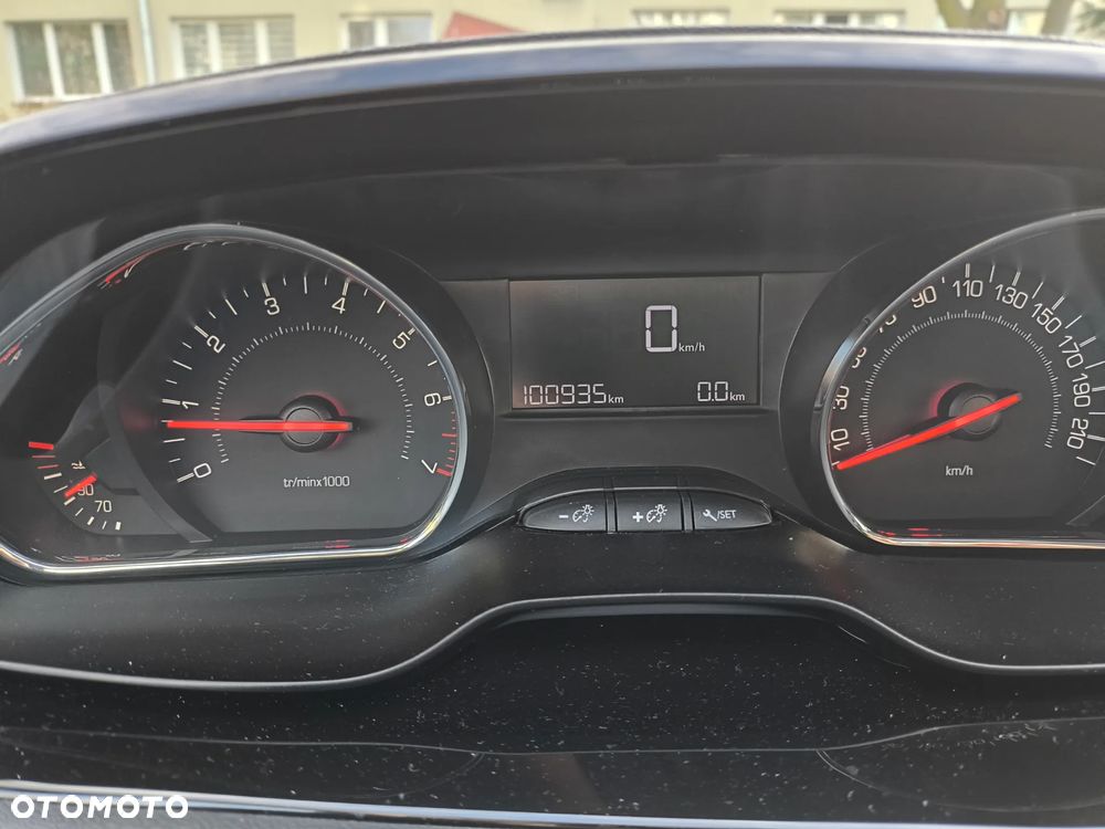 Peugeot 208 PureTech 82 Active - 14