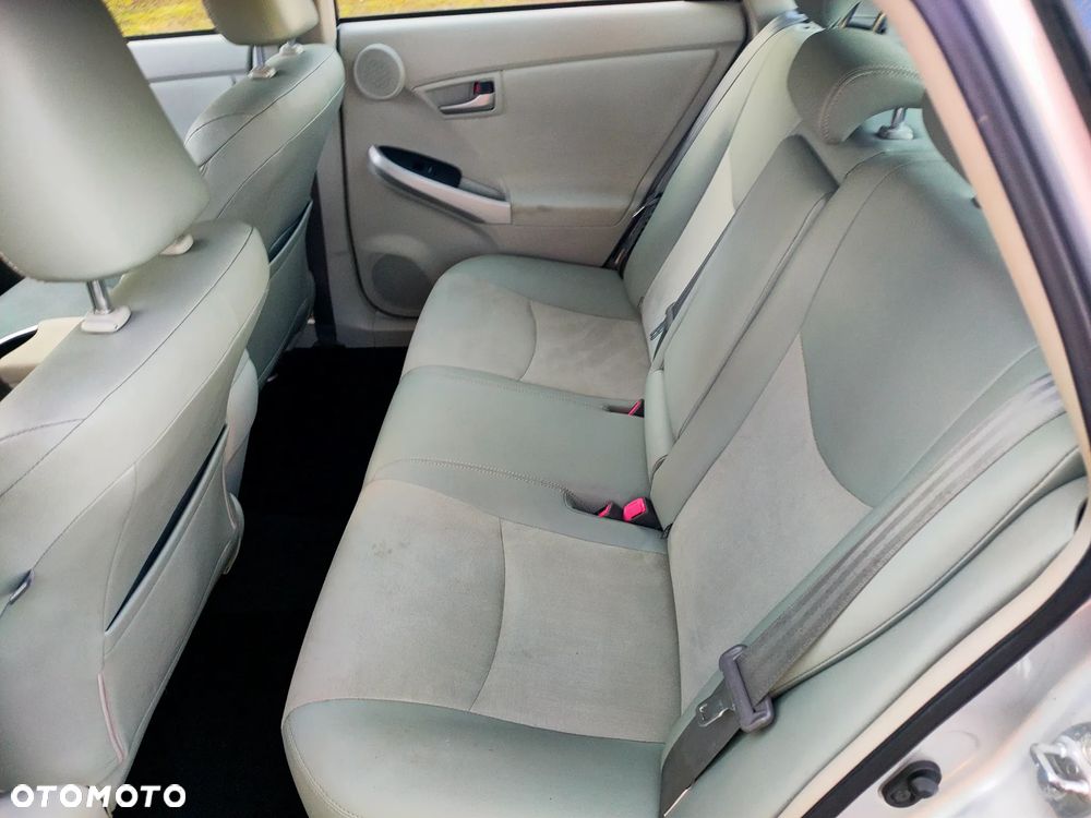 Toyota Prius (Hybrid) Comfort - 9