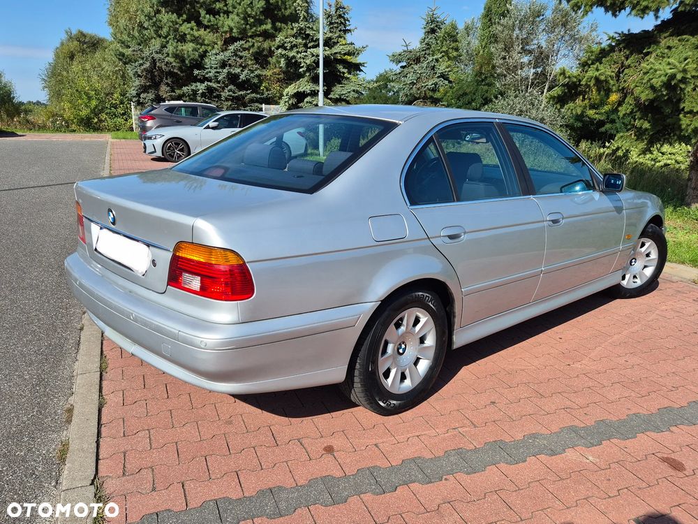 BMW Seria 5 525i - 6
